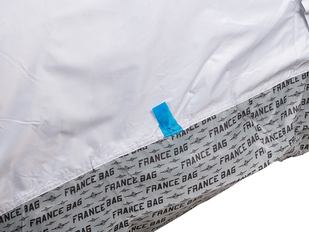 weiße Tasche, blauer Klebestreifen, diagonale Naht, Stofftasche, Markenloses Muster