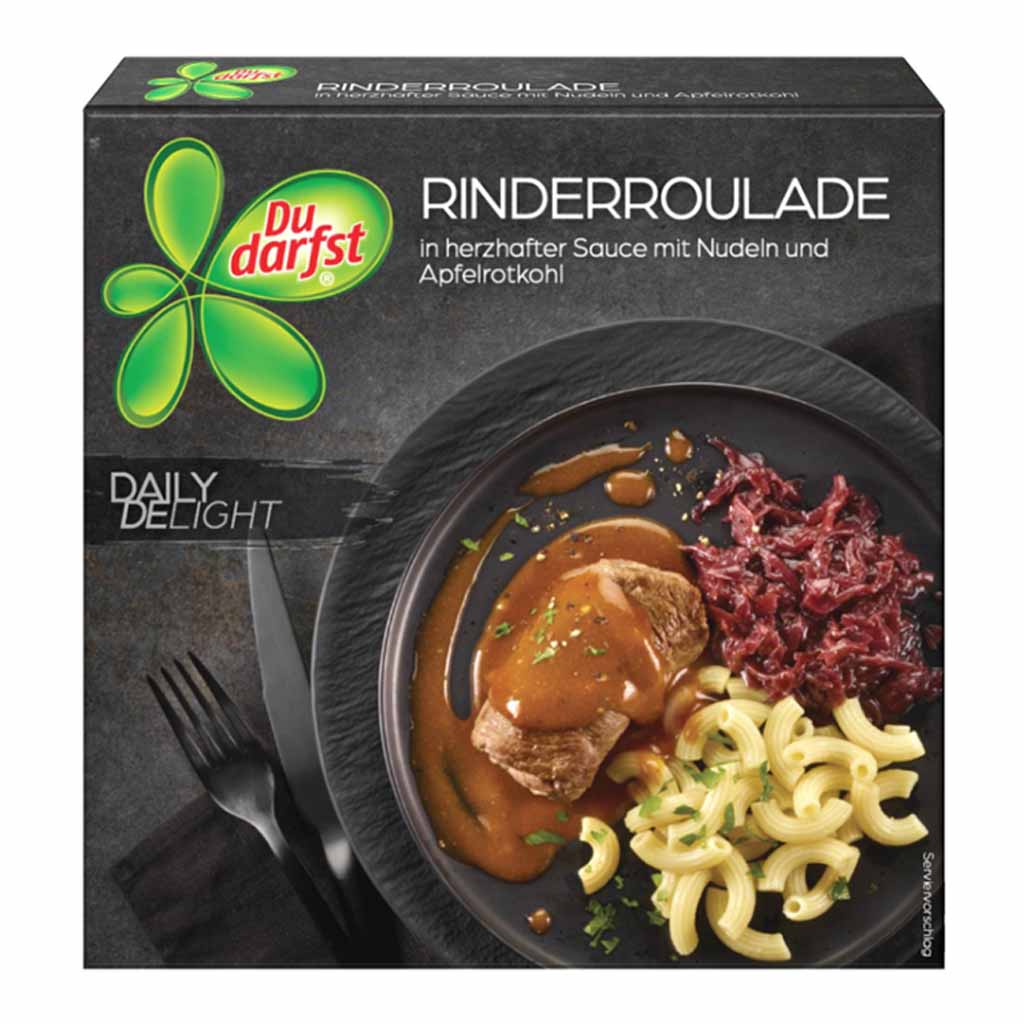 Rinderroulade, Rinderbraten, Nudeln, Apfelrotkohl, Servierplatte